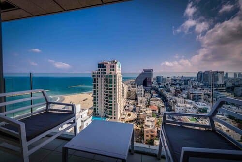 Внешний вид отеля Royal Beach Tel Aviv Hotel в Тель-Авиве