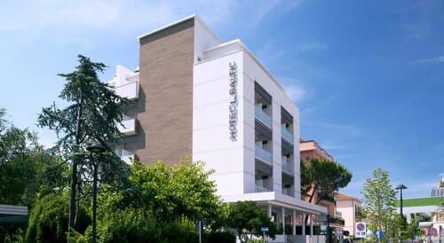 Внешний вид отеля Hotel Baltic в Римини