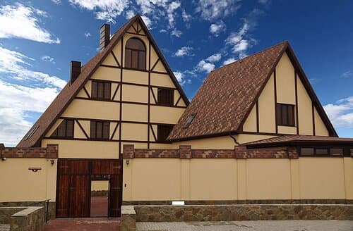 Внешний вид отеля Kaminn в Новороссийске