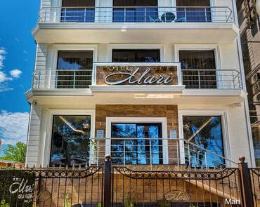 Внешний вид отеля Мари в Геленджике