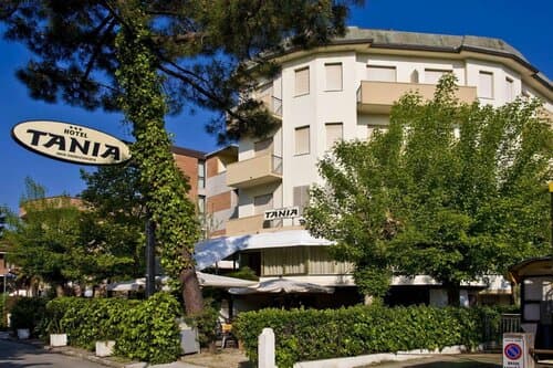 Внешний вид отеля Hotel Aplō в Червии