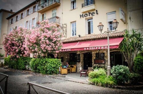 Внешний вид отеля Hotel Le Relais Du Postillon в Центре городе
