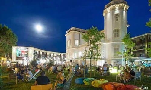 Внешний вид отеля Q Hotel