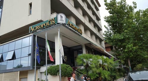Внешний вид отеля Hotel Acropolis в Каттолике