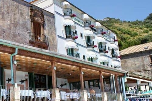 Внешний вид отеля Hotel La Certosa