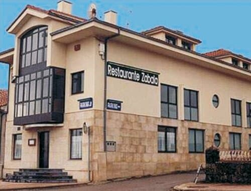 Внешний вид отеля Hotel Zabala в Сантильяна-дель-Маре