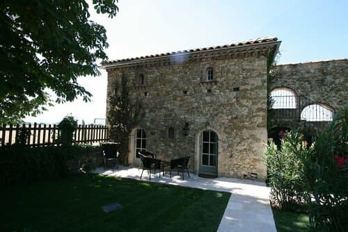 Внешний вид отеля Château les Oliviers de Salettes