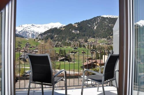 Внешний вид отеля Ferien- und Familienhotel Alpina в Адельбодене