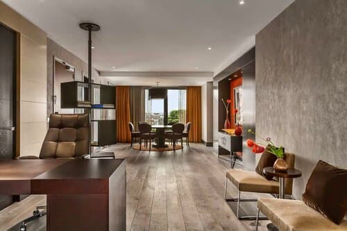 Внешний вид отеля Hilton The Hague в Гааге