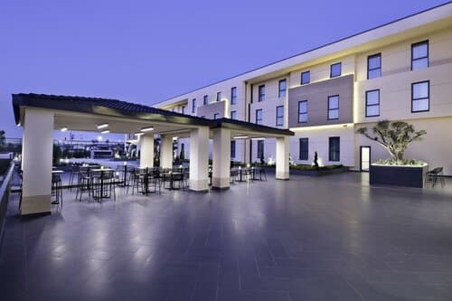 Внешний вид отеля Hampton by Hilton Istanbul Zeytinburnu
