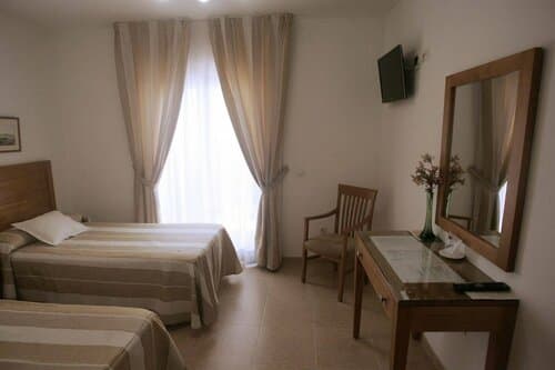 Внешний вид отеля Hotel Goartín в Малаге (город)