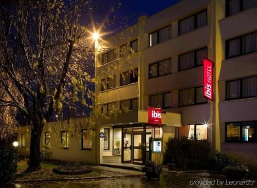 Внешний вид отеля Ibis Chambery в Шамберях