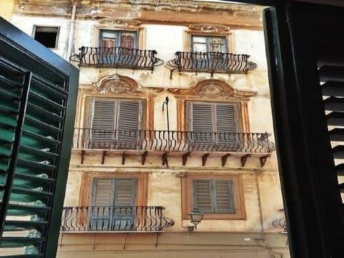 Внешний вид отеля Kalamarina Rooms B&b в Палермо