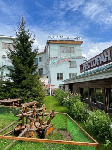 Внешний вид отеля Крестовая падь в Листвянке