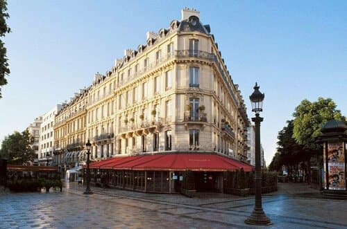 Внешний вид отеля Hotel Barriere Fouquets Paris в Париже