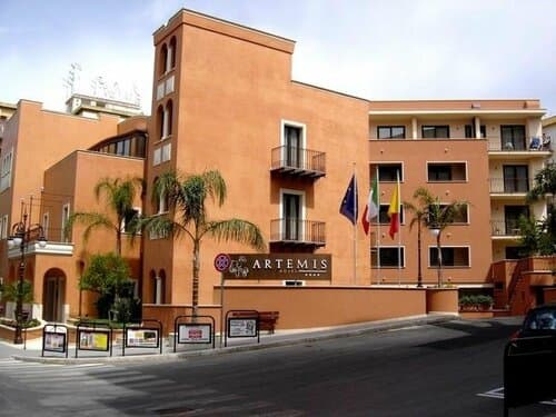 Внешний вид отеля Artemis Hotel в Чефалù