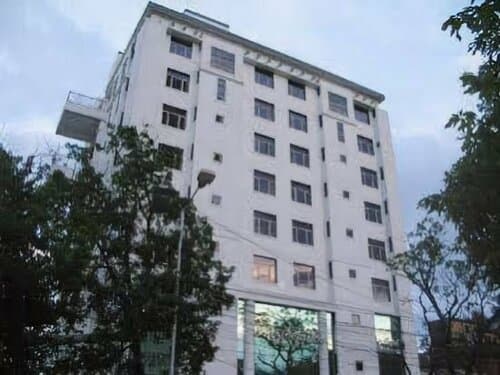Внешний вид отеля The Senator Hotel в Калькутте