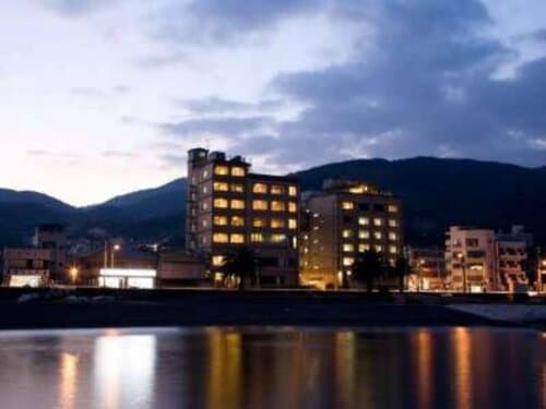 Внешний вид отеля Kameya Rankan в Ито