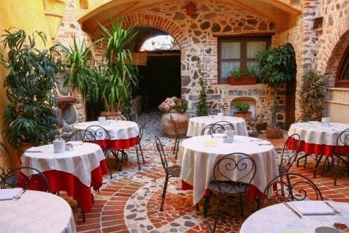 Внешний вид отеля Hotel Anticos Palathos