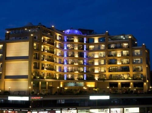 Внешний вид отеля Goldfinch Hotel Mangalore в Мангалоре