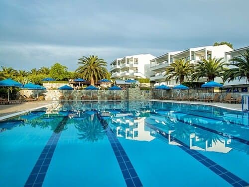 Внешний вид отеля Xenios Port Marina Hotel