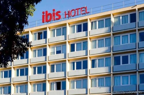 Внешний вид отеля Ibis Ales Centre Ville в Гаре