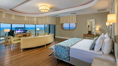 Внешний вид отеля Titanic Deluxe Lara в Аксу