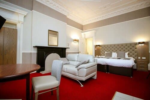 Внешний вид отеля Embassy Apartments