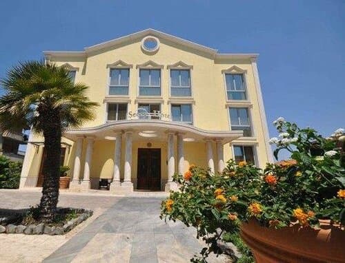 Внешний вид отеля Hotel Seccy в Фьюмичино