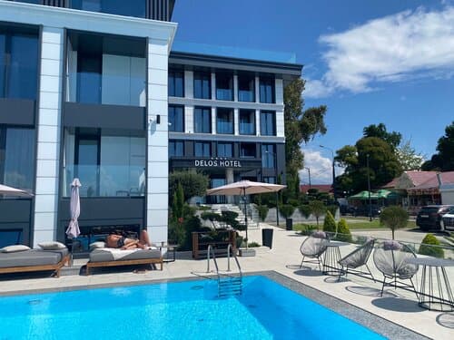 Внешний вид отеля Делос в Адлере