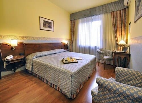 Внешний вид отеля Hotel Tourist
