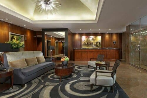 Внешний вид отеля Cambridge Suites Toronto в Торонто