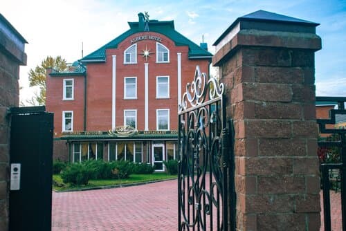 Внешний вид отеля Альберт