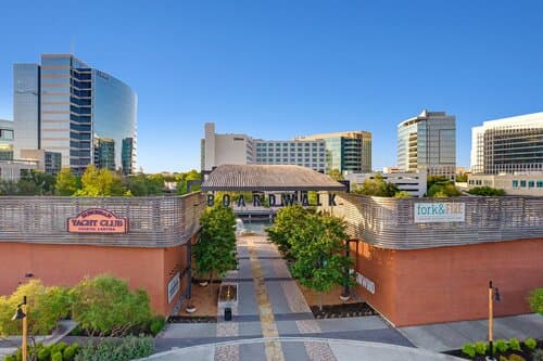 Внешний вид отеля Hilton Dallas/Plano Granite Park