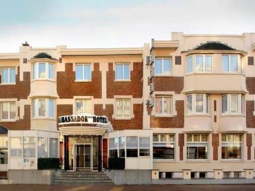 Внешний вид отеля Ambassador Hotel