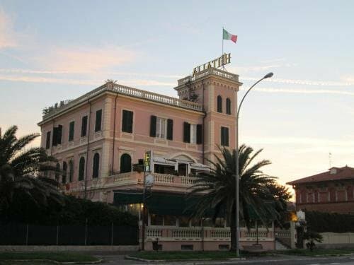 Внешний вид отеля Hotel Italia в Массе