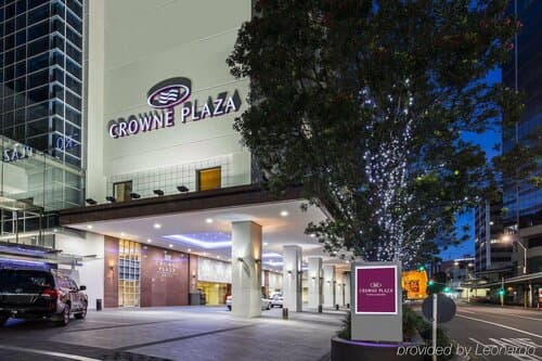 Внешний вид отеля Crowne Plaza Auckland