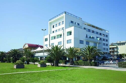 Внешний вид отеля Hotel Royal
