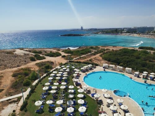 Внешний вид отеля Отель Nissi Beach Resort