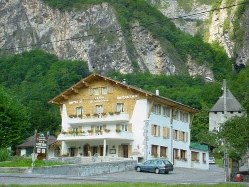Внешний вид отеля Hôtel Restaurant Le Relais Du Mont-Blanc