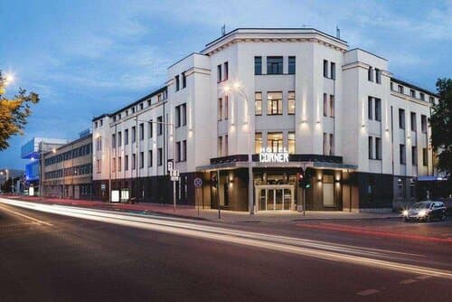 Внешний вид отеля Corner Hotel