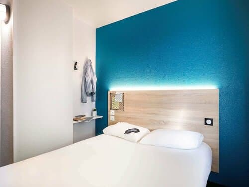 Внешний вид отеля HotelF1 Paris Saint-Ouen - Flea Market Hotel в Квартале Большихе Карьере