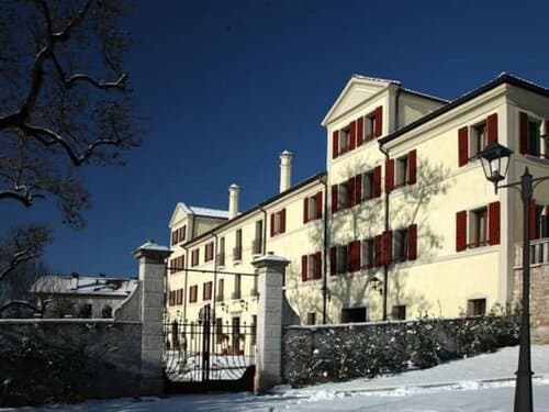 Внешний вид отеля Villa Carpenada