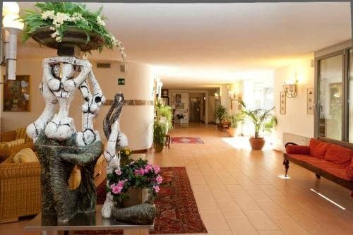 Внешний вид отеля Hotel Idania