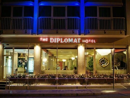 Внешний вид отеля Diplomat Hotel