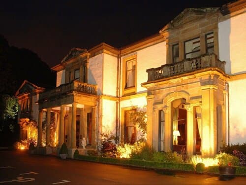 Внешний вид отеля Macdonald Norwood Hall Hotel