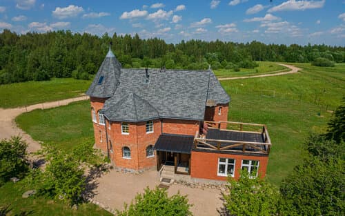 Внешний вид отеля Замок в лесу