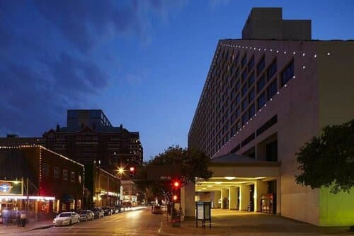 Внешний вид отеля Ramee Rose Hotel