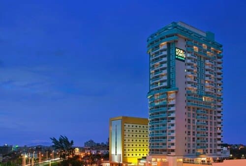 Внешний вид отеля Mercure Macaé