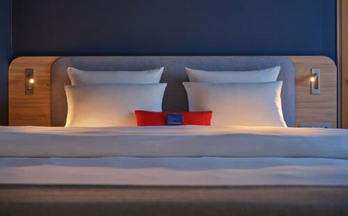 Внешний вид отеля Holiday Inn Express Frankfurt Airport